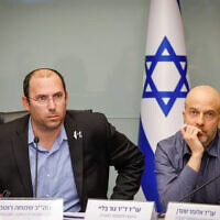 שמחה רוטמן בישיבת ועדת החוקה, חוק ומשפט בכנסת, 14 בינואר 2026 (צילום: נועם מושקוביץ, דוברות הכנסת) שמחה רוטמן בישיבת ועדת החוקה, חוק ומשפט בכנסת, 14 בינואר 2026 (צילום: נועם מושקוביץ, דוברות הכנסת)