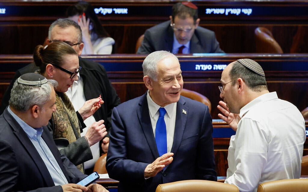 ראש הממשלה בנימין נתניהו משוחח עם ח״כ שמחה רוטמן במליאה. 28 בינואר 2026 (צילום: נועם מושקוביץ, דוברות הכנסת) ראש הממשלה בנימין נתניהו משוחח עם ח״כ שמחה רוטמן במליאה. 28 בינואר 2026 (צילום: נועם מושקוביץ, דוברות הכנסת)