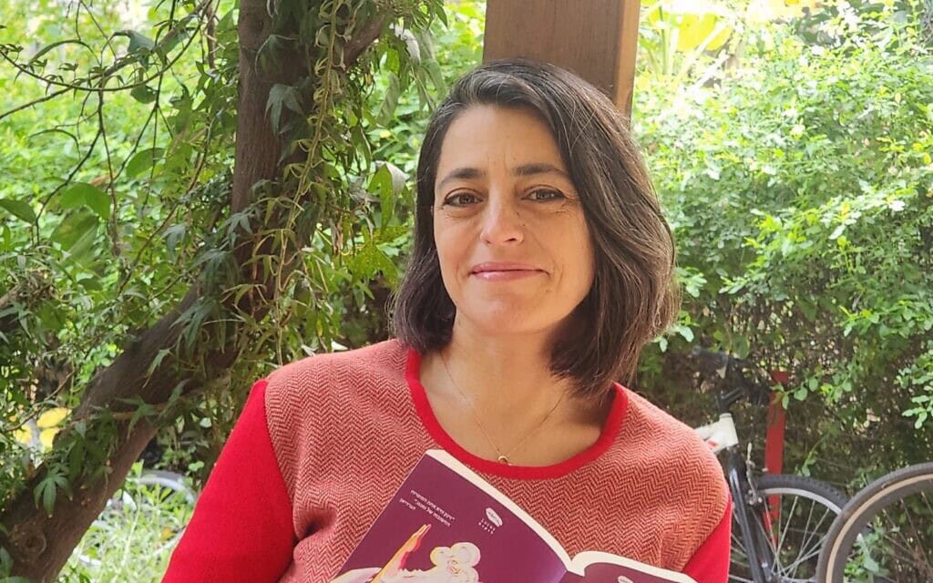 מו"לית הוצאה לוקוס שירה חפר (צילום: ערן מאירסון) מו"לית הוצאה לוקוס שירה חפר (צילום: ערן מאירסון)