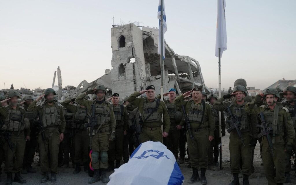 הרמטכ״ל, רב-אלוף אייל זמיר, מפקד פיקוד הדרום, אלוף יניב עשור ומפקדי האוגדות הצדיעו לחלל החטוף האחרון רס״ר רן גואילי ז״ל בדרכו האחרונה מרצועת עזה, 26 בינואר 2026 הרמטכ״ל, רב-אלוף אייל זמיר, מפקד פיקוד הדרום, אלוף יניב עשור ומפקדי האוגדות הצדיעו לחלל החטוף האחרון רס״ר רן גואילי ז״ל בדרכו האחרונה מרצועת עזה, 26 בינואר 2026