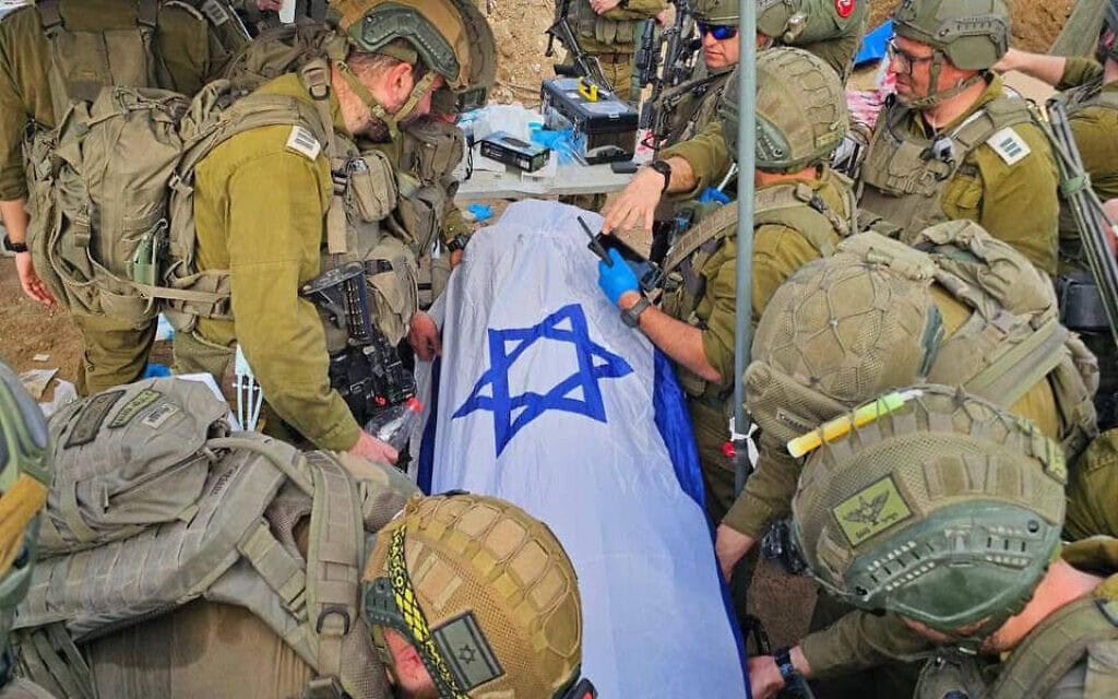 גופתו של החלל החטוף האחרון רן גואילי מושבת לישראל לקבורה, 26 בינואר 2026 (צילום: דובר צה"ל)