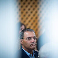 השופט מנחם מזרחי, נשיא בית משפט השלום בראשון לציון, משתתף בטקס הפרישה של שופט בית המשפט העליון היוצא יוסף אלרון בבית המשפט העליון בירושלים, 18 בספטמבר 2025 (צילום: יונתן זינדל/פלאש90) השופט מנחם מזרחי, נשיא בית משפט השלום בראשון לציון, משתתף בטקס הפרישה של שופט בית המשפט העליון היוצא יוסף אלרון בבית המשפט העליון בירושלים, 18 בספטמבר 2025 (צילום: יונתן זינדל/פלאש90)