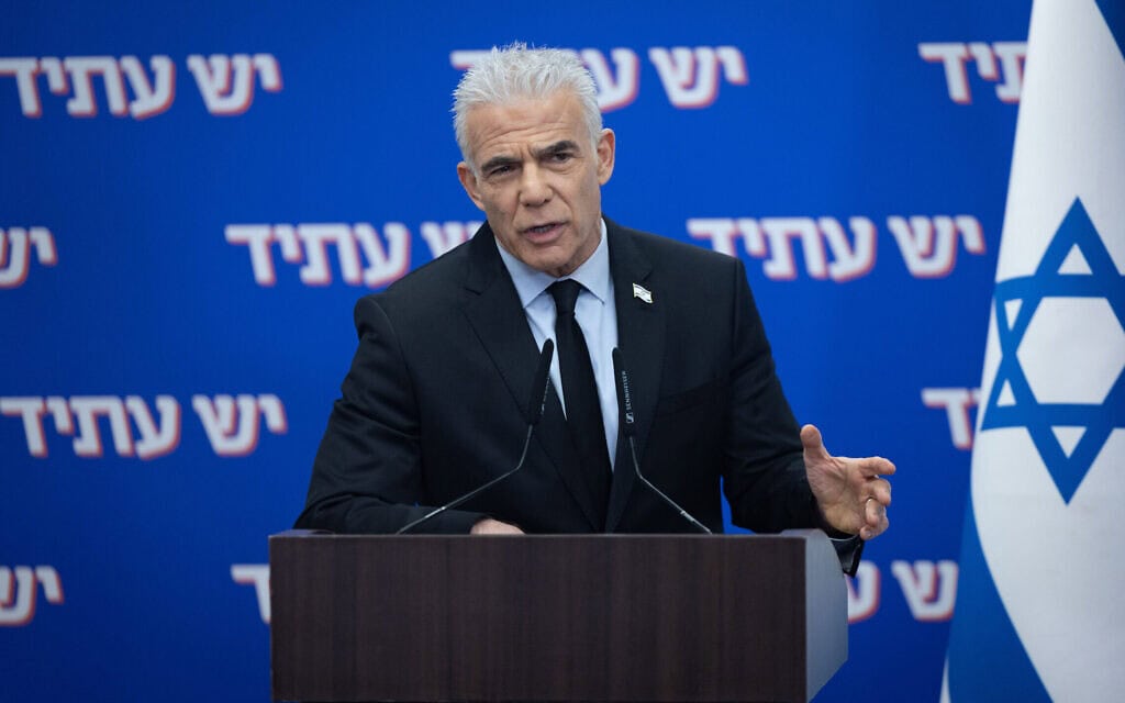 יאיר לפיד בישיבת סיעת יש עתיד, 2 בפברואר 2026 (צילום: יונתן זינדל/פלאש90) יאיר לפיד בישיבת סיעת יש עתיד, 2 בפברואר 2026 (צילום: יונתן זינדל/פלאש90)