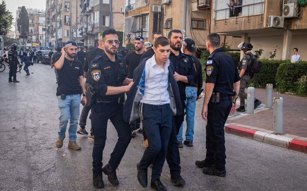 התפרעויות החרדים בבני ברק, 15 בפברואר 2026 (צילום: אורן זיו/פלאש90) התפרעויות החרדים בבני ברק, 15 בפברואר 2026 (צילום: אורן זיו/פלאש90)