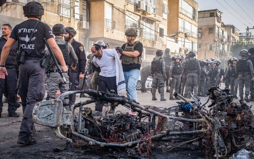 התפרעויות החרדים בבני ברק, 15 בפברואר 2026 (צילום: אורן זיו/פלאש90) התפרעויות החרדים בבני ברק, 15 בפברואר 2026 (צילום: אורן זיו/פלאש90)