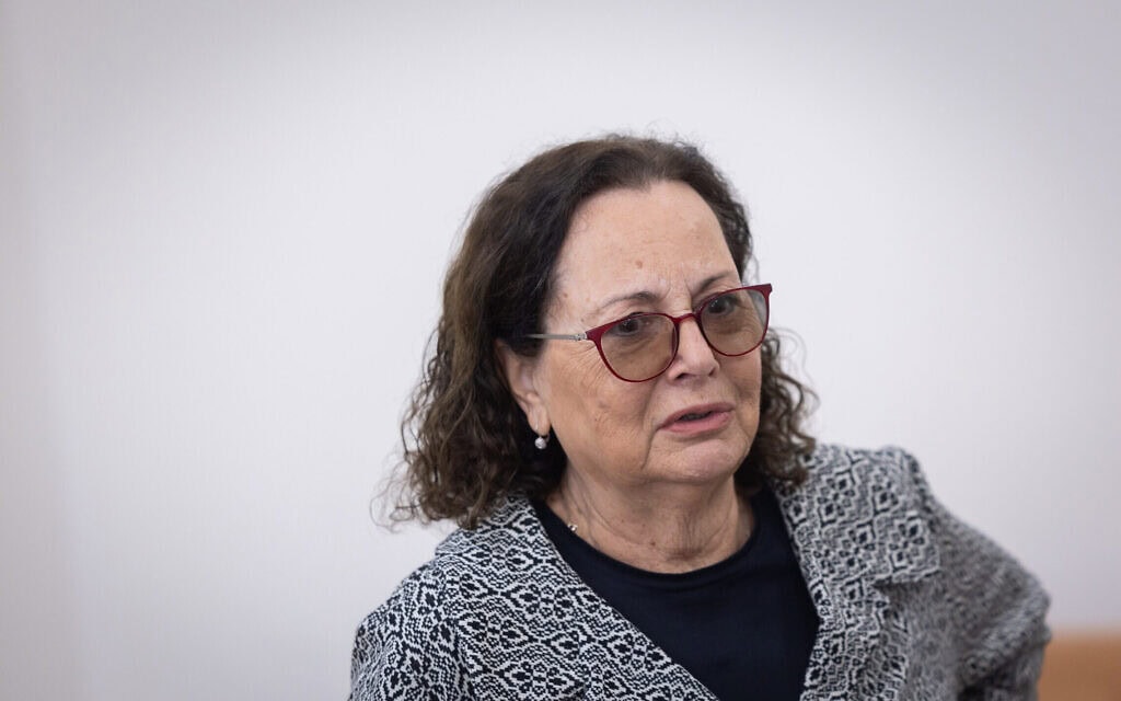 פרקליטת מחוז ת"א לשעבר רות דוד בבית המשפט המחוזי בירושלים במהלך דיון במשפטה הפלילי, 16 בפברואר 2026 (צילום: חיים גולדברג/פלאש90)