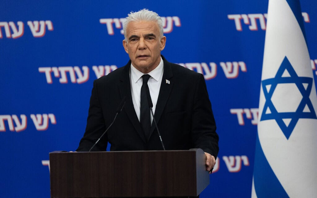 יו״ר האופוזיציה יאיר לפיד בפתח ישיבת סיעתו יש עתיד, 16 בפברואר 2026 (צילום: יונתן זינדל/פלאש90) יו״ר האופוזיציה יאיר לפיד בפתח ישיבת סיעתו יש עתיד, 16 בפברואר 2026 (צילום: יונתן זינדל/פלאש90)