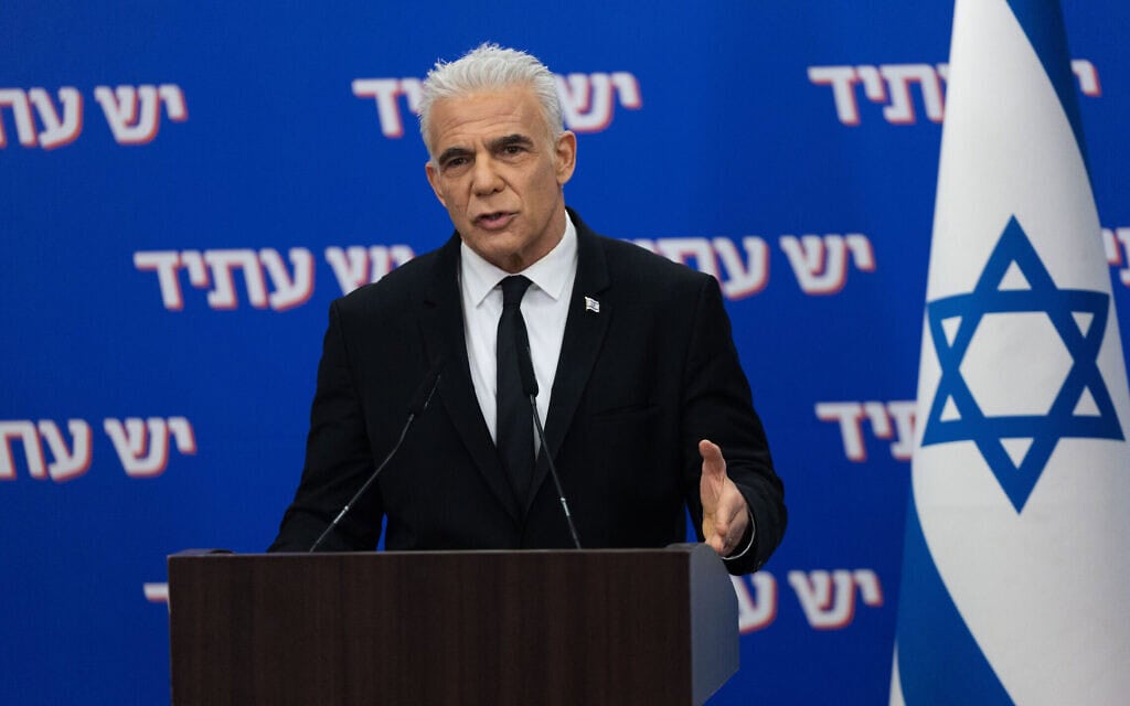 יו"ר האופוזיציה יאיר לפיד נואם בישיבת סיעת יש עתיד, 16 בפברואר 2026 (צילום: יונתן זינדל/פלאש90) יו"ר האופוזיציה יאיר לפיד נואם בישיבת סיעת יש עתיד, 16 בפברואר 2026 (צילום: יונתן זינדל/פלאש90)