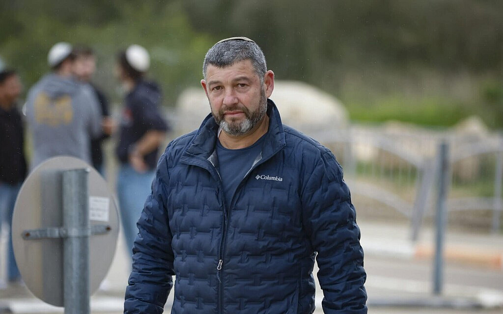 עופר וינטר מגיע להלווייתו של אשר חיון, לשעבר ראש הסגל והיועץ לראש הממשלה בנימין נתניהו, בבית העלמין במודיעין, 17 בפברואר 2026 (צילום: טל גל/פלאש90)