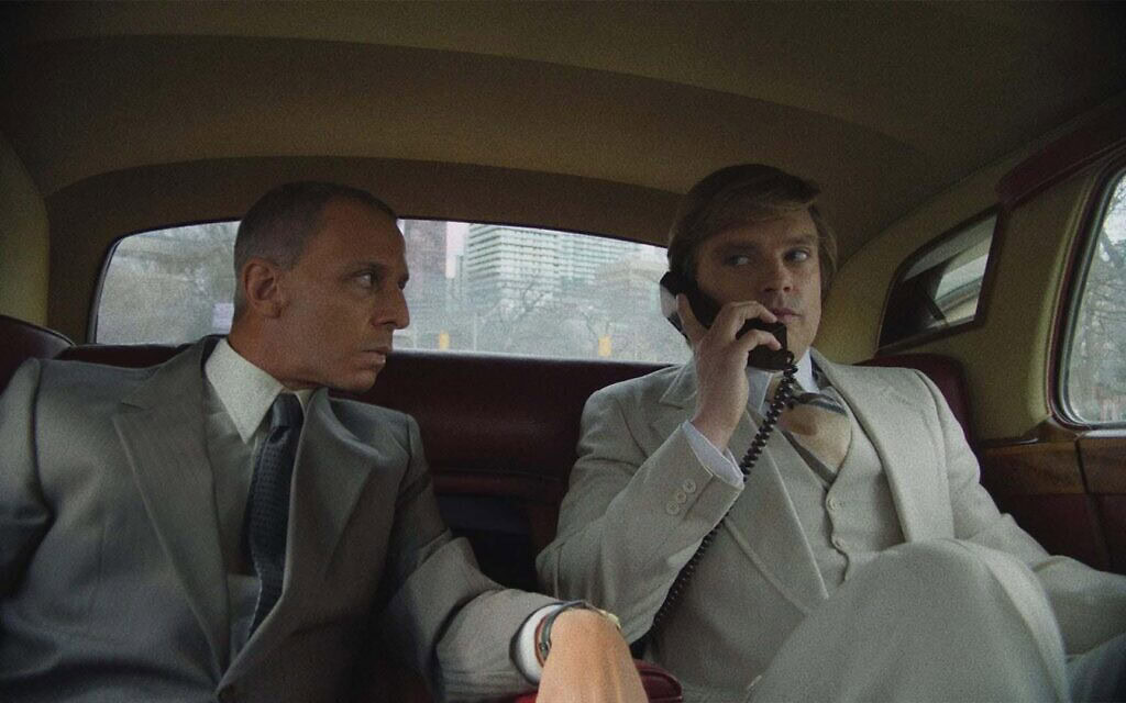 סבסטיאן סטן וג'רמי סטרונג מגלמים את דמויותיהם של דונלד טראמפ ועו"ד רוי כהן בסרטו של עלי עבאס "המתמחה". (צילום: צילום מסך מתוך הסרט: "המתמחה") סבסטיאן סטן וג'רמי סטרונג מגלמים את דמויותיהם של דונלד טראמפ ועו"ד רוי כהן בסרטו של עלי עבאס "המתמחה". (צילום: צילום מסך מתוך הסרט: "המתמחה")