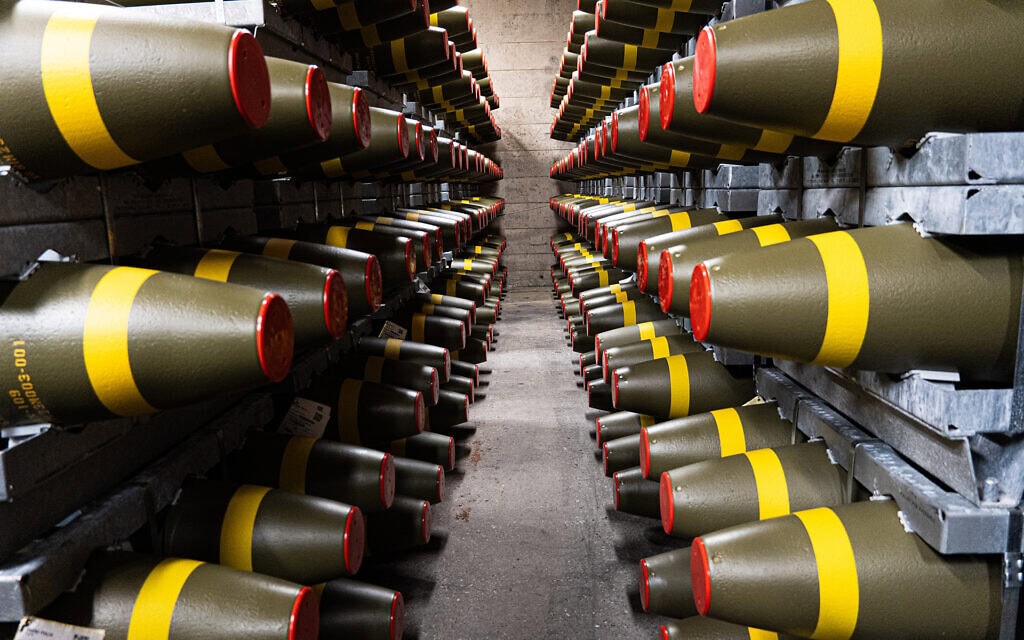 פצצות MK-83 BLU-110A/B עם ראש נפץ במשקל 450 ק"ג (צילום: Rheinmetall) פצצות MK-83 BLU-110A/B עם ראש נפץ במשקל 450 ק"ג (צילום: Rheinmetall)