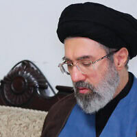 מוג'תבא חמינאי באוקטובר 2024 (צילום: KHAMENEI.IR / AFP) מוג'תבא חמינאי באוקטובר 2024 (צילום: KHAMENEI.IR / AFP)
