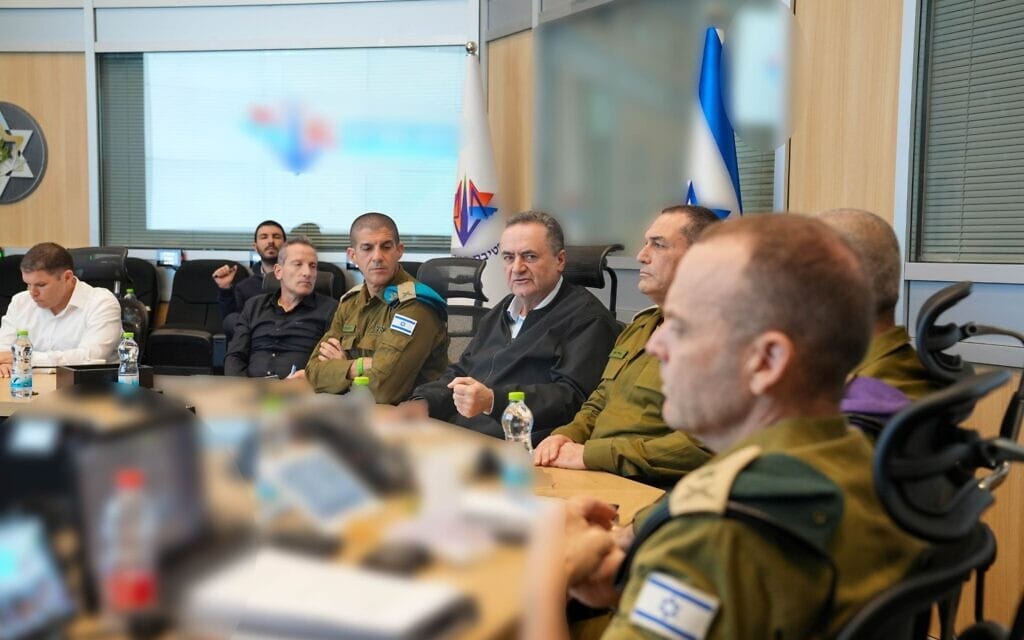 שר הביטחון ישראל כ"ץ קיים הערכת מצב בבור בקריה, 11 במרץ 2026 (צילום: אריאל חרמוני, משרד הביטחון) שר הביטחון ישראל כ"ץ קיים הערכת מצב בבור בקריה, 11 במרץ 2026 (צילום: אריאל חרמוני, משרד הביטחון)
