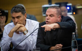 ראש עיריית אשקלון תומר גלאם בוועדת הכספים בכנסת, 16 באוקטובר 2023 (צילום: אורן בן חקון/פלאש90) ראש עיריית אשקלון תומר גלאם בוועדת הכספים בכנסת, 16 באוקטובר 2023 (צילום: אורן בן חקון/פלאש90)