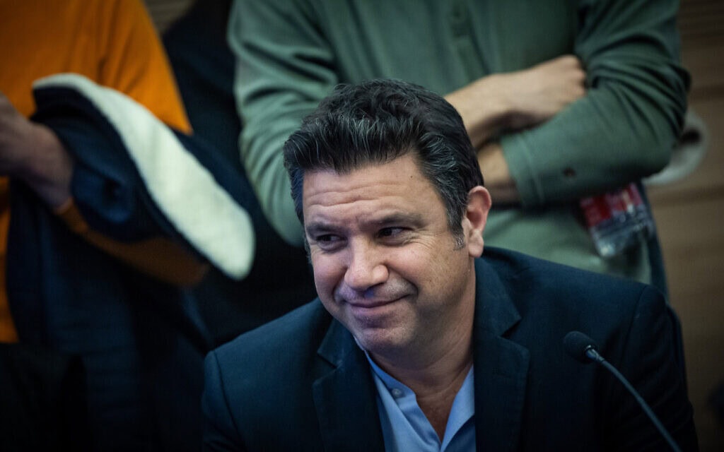 העיתונאי עמרי אסנהיים משתתף בישיבת הוועדה לקידום מעמד האישה ולשוויון מגדרי בכנסת, 7 בינואר 2025 (צילום: יונתן זינדל/פלאש90) העיתונאי עמרי אסנהיים משתתף בישיבת הוועדה לקידום מעמד האישה ולשוויון מגדרי בכנסת, 7 בינואר 2025 (צילום: יונתן זינדל/פלאש90)