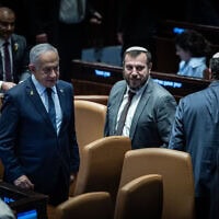 השר עמיחי אליהו לצד ראש הממשלה בנימין נתניהו בכנסת, 19 במרץ 2025