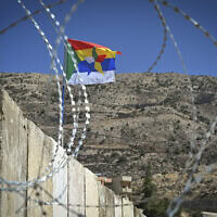 גדר הגבול עם סוריה, סמוך לעיירה הדרוזית מג'דל שמס ברמת הגולן, 19 ביולי 2025 (צילום: מיכאל גלעדי/פלאש90) גדר הגבול עם סוריה, סמוך לעיירה הדרוזית מג'דל שמס ברמת הגולן, 19 ביולי 2025 (צילום: מיכאל גלעדי/פלאש90)