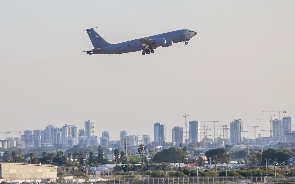 US Air Force Boeing KC-135 Stratotanker takes off at Ben Gurion International Airport, near Tel Aviv, during ongoing missile attacks from Iran toward Israel, March 5, 2026. Photo by Yossi Aloni/Flash90 *** Local Caption *** בן גוריון
אמריקאי
תדלוק
איראן
ישראל
שדה תעופה
מטוס
מטוסים
נסיעה US Air Force Boeing KC-135 Stratotanker takes off at Ben Gurion International Airport, near Tel Aviv, during ongoing missile attacks from Iran toward Israel, March 5, 2026. Photo by Yossi Aloni/Flash90 *** Local Caption *** בן גוריון
אמריקאי
תדלוק
איראן
ישראל
שדה תעופה
מטוס
מטוסים
נסיעה