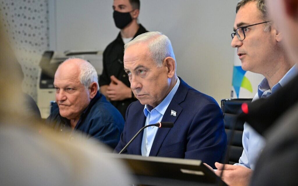ראש הממשלה בנימין נתניהו לצד השר חיים כץ בחמ