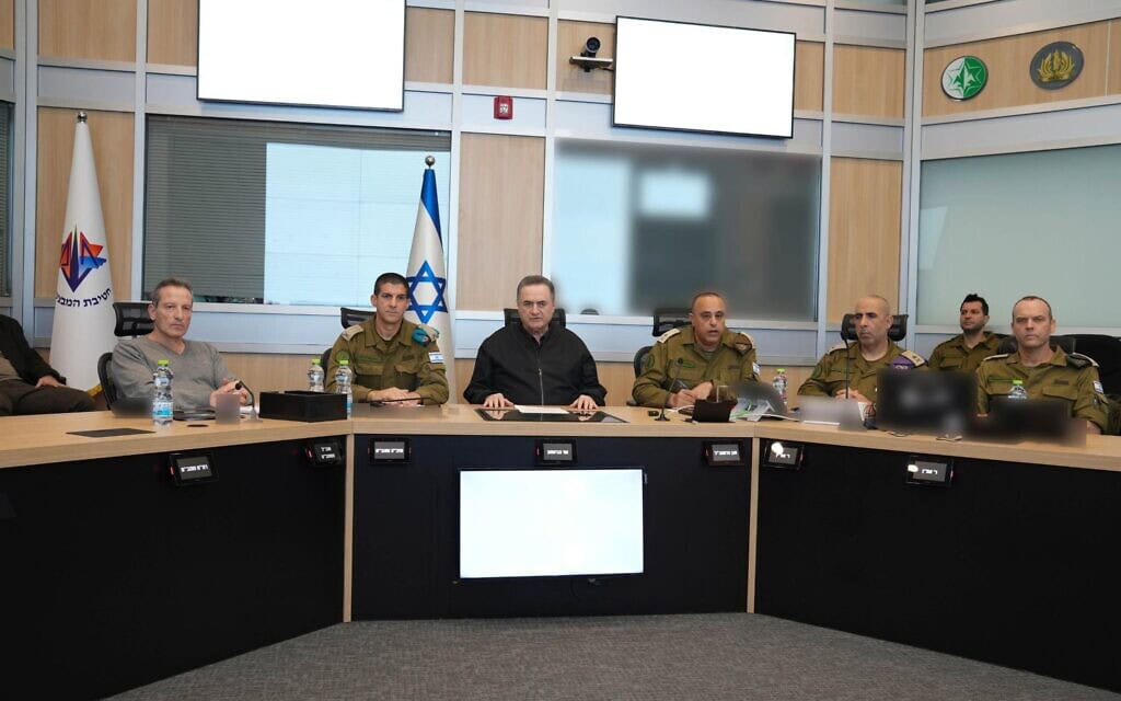שר הביטחון ישראל כ״ץ בהערכת מצב בקריה. 21 במרץ 2026 (צילום: אריאל חרמוני, משרד הביטחון) שר הביטחון ישראל כ״ץ בהערכת מצב בקריה. 21 במרץ 2026 (צילום: אריאל חרמוני, משרד הביטחון)