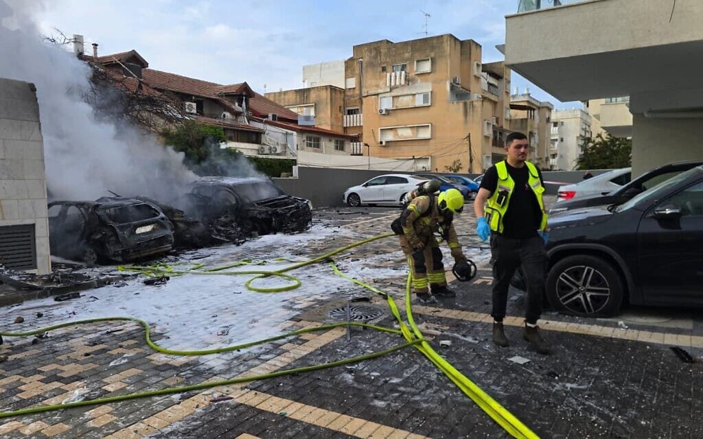 זירת הנפילה הקטלנית בנהריה, 26 במרץ 2026 (צילום: מד"א) זירת הנפילה הקטלנית בנהריה, 26 במרץ 2026 (צילום: מד"א)