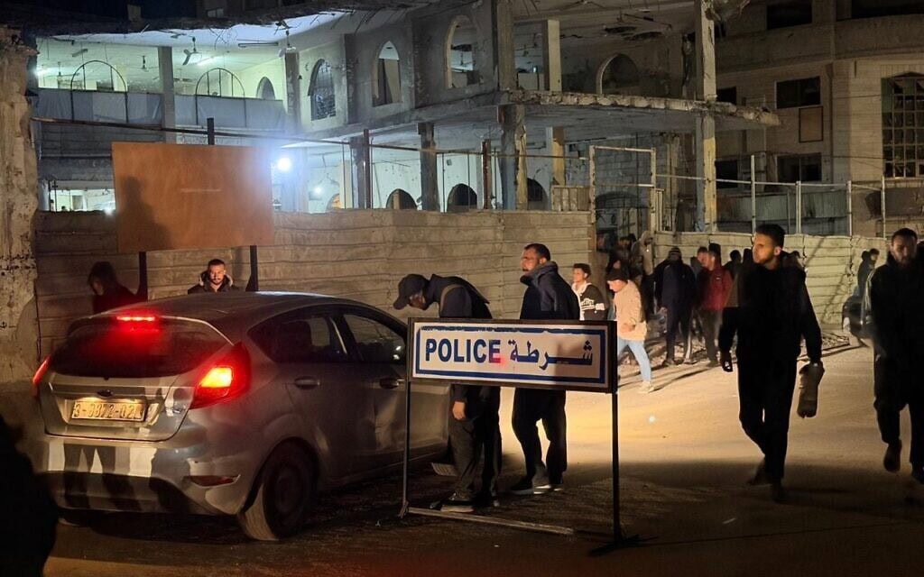 שוטרי חמאס ברחובות רצועת עזה, כפי שנראו בתיעוד שפרסם משרד הפנים של חמאס. מרץ 2026 (צילום: שימוש לפי סעיף 27א לחוק זכויות יוצרים) שוטרי חמאס ברחובות רצועת עזה, כפי שנראו בתיעוד שפרסם משרד הפנים של חמאס. מרץ 2026 (צילום: שימוש לפי סעיף 27א לחוק זכויות יוצרים)