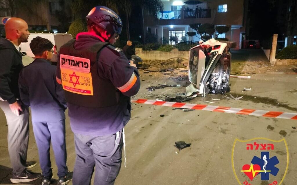 זירת הנפילה בפתח תקווה, 18 במרץ 2026 (צילום: כבאות והצלה פתח תקווה) זירת הנפילה בפתח תקווה, 18 במרץ 2026 (צילום: כבאות והצלה פתח תקווה)