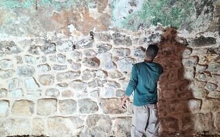 קבר ישי ורות/ דיר אל ארבעין, תל רומידה בחברון נוב' 2022, העבודות נעשו ללא ליווי ארכיאולוגי או משמר (צילום: אורי ארליך) קבר ישי ורות/ דיר אל ארבעין, תל רומידה בחברון נוב' 2022, העבודות נעשו ללא ליווי ארכיאולוגי או משמר (צילום: אורי ארליך)