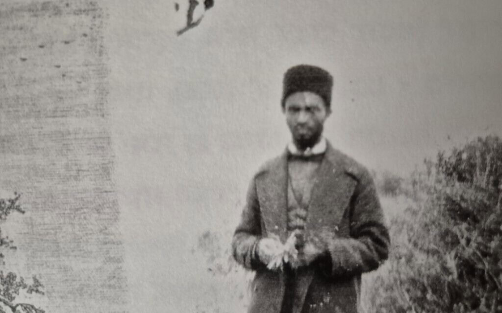 הרב ראובן בצלאל זצ"ל ירושלים 1929, בעת ביקורו של סבא רבא בירושלים (צילום: דפנה צרויה מתוך אלבום משפחתי) הרב ראובן בצלאל זצ"ל ירושלים 1929, בעת ביקורו של סבא רבא בירושלים (צילום: דפנה צרויה מתוך אלבום משפחתי)