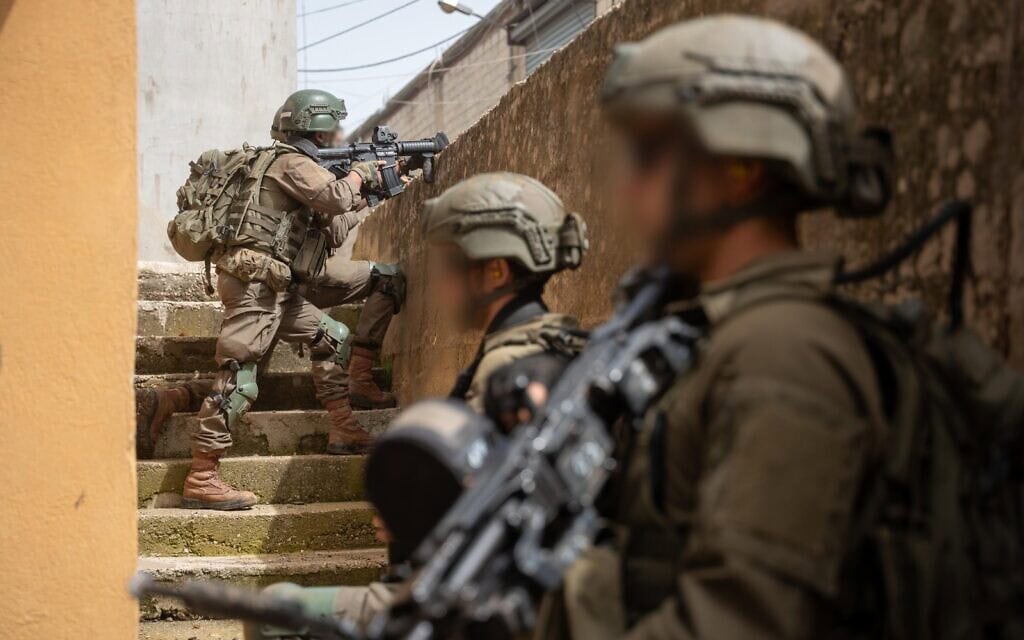 פעילות צה״ל בדרום לבנון. אפריל 2026 (צילום: דובר צה״ל ) פעילות צה״ל בדרום לבנון. אפריל 2026 (צילום: דובר צה״ל )