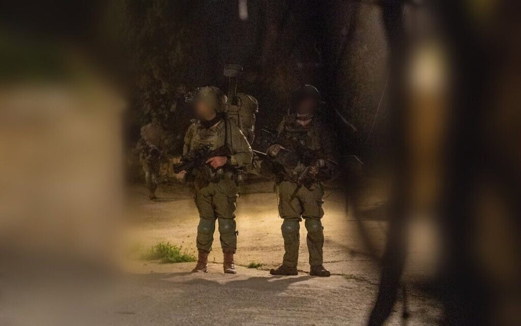 כוחות חטיבת הצנחנים בפעילות בדרום לבנון. אפריל 2026 (צילום: דובר צה"ל) כוחות חטיבת הצנחנים בפעילות בדרום לבנון. אפריל 2026 (צילום: דובר צה"ל)