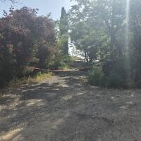זירת הרצח בה נמצאו אב ובנו במושב אביאל. 26 באפריל 2026 (צילום: דוברות המשטרה) זירת הרצח בה נמצאו אב ובנו במושב אביאל. 26 באפריל 2026 (צילום: דוברות המשטרה)