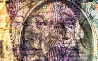 אילוסטרציה: שטר יואן סיני המונח על גבי שטר של דולר אמריקאי (צילום: JOEL SAGET / AFP) אילוסטרציה: שטר יואן סיני המונח על גבי שטר של דולר אמריקאי (צילום: JOEL SAGET / AFP)