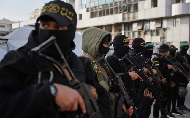 פעילים פלסטינים חמושים מחמאס ומהג'יהאד האסלאמי בעיר עזה, 20 במרץ 2026 (צילום: AP Photo/Abdel Kareem Hana) פעילים פלסטינים חמושים מחמאס ומהג'יהאד האסלאמי בעיר עזה, 20 במרץ 2026 (צילום: AP Photo/Abdel Kareem Hana)