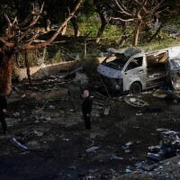 אתר בביירות שנפגע בתקיפה שביצעה ישראל, 1 באפריל 2026 (צילום: AP Photo/Hassan Ammar) אתר בביירות שנפגע בתקיפה שביצעה ישראל, 1 באפריל 2026 (צילום: AP Photo/Hassan Ammar)