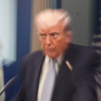 נשיא ארצות הברית דונלד טראמפ בתדריך עיתונאים בבית הלבן, 6 באפריל 2026