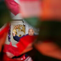 ראש ממשלת הונגריה לשעבר ויקטור אורבן נושא דברים בפני תומכיו בבודפשט, הונגריה, 11 באפריל 2026