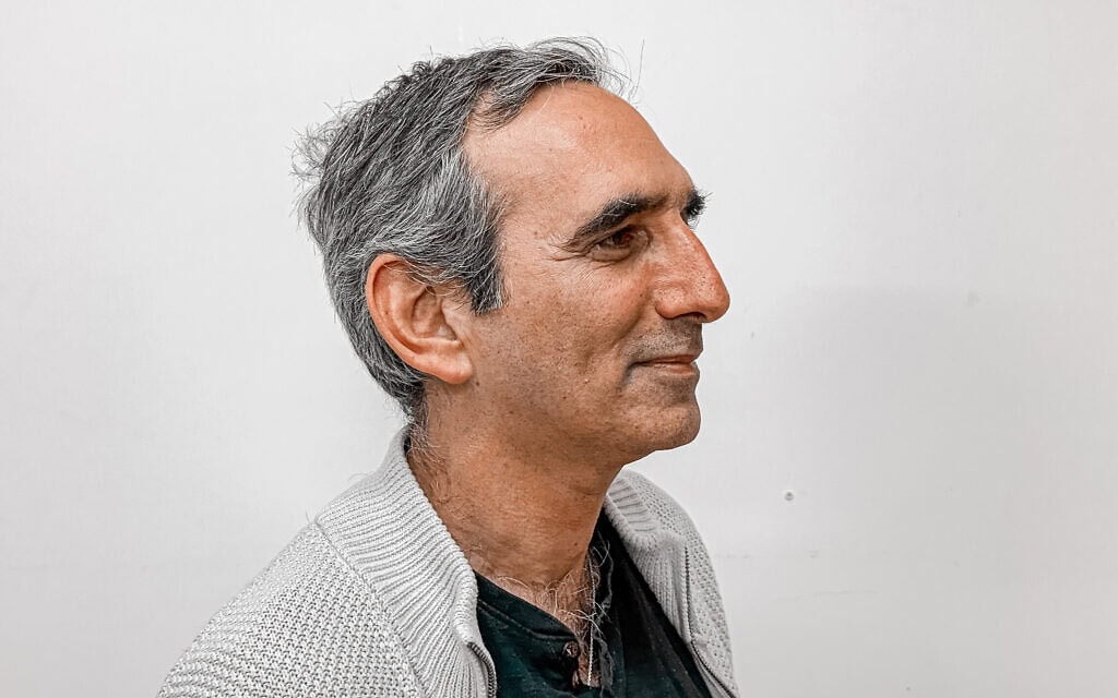 אבי דבוש, מרץ 2026 (צילום: אמיר בן-דוד) אבי דבוש, מרץ 2026 (צילום: אמיר בן-דוד)