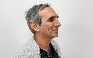 אבי דבוש, מרץ 2026 (צילום: אמיר בן-דוד) אבי דבוש, מרץ 2026 (צילום: אמיר בן-דוד)