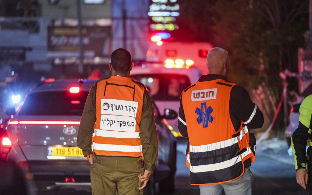 זירת נפילה בבענה, לאחר פגיעת טיל ששוגר מלבנון, 2 באפריל 2026 (צילום: פלאש90) זירת נפילה בבענה, לאחר פגיעת טיל ששוגר מלבנון, 2 באפריל 2026 (צילום: פלאש90)