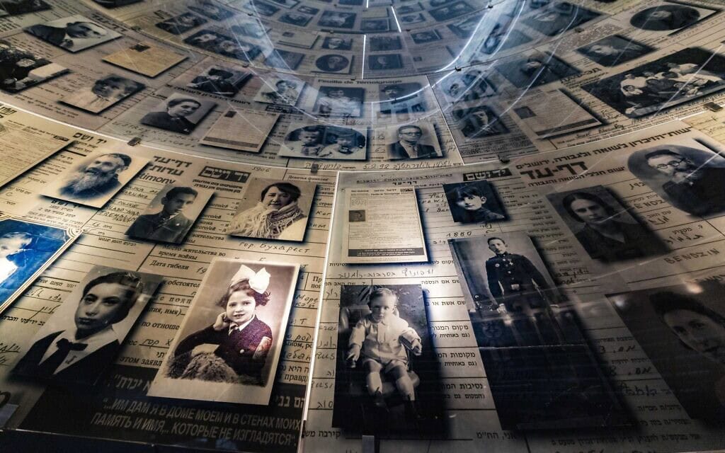 היכל השמות במוזאון "יד ושם" בירושלים, 12 באפריל 2026 (צילום: יונתן זינדל/פלאש90)