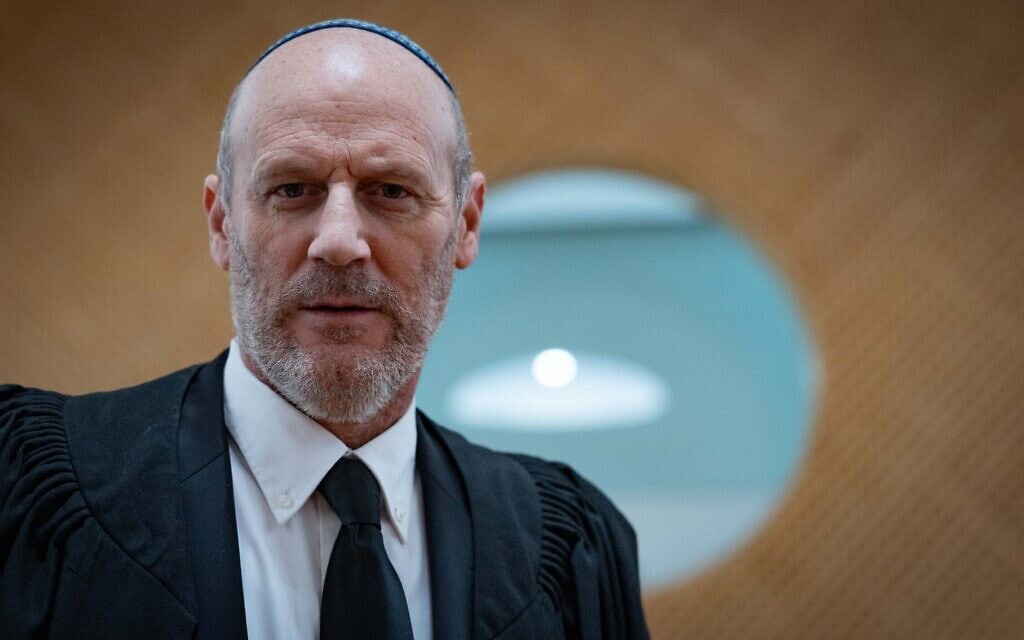 מיכאל ראבילו בבית המשפט העליון בירושלים, 15 באפריל 2026 (צילום: יונתן זינדל/פלאש90) מיכאל ראבילו בבית המשפט העליון בירושלים, 15 באפריל 2026 (צילום: יונתן זינדל/פלאש90)