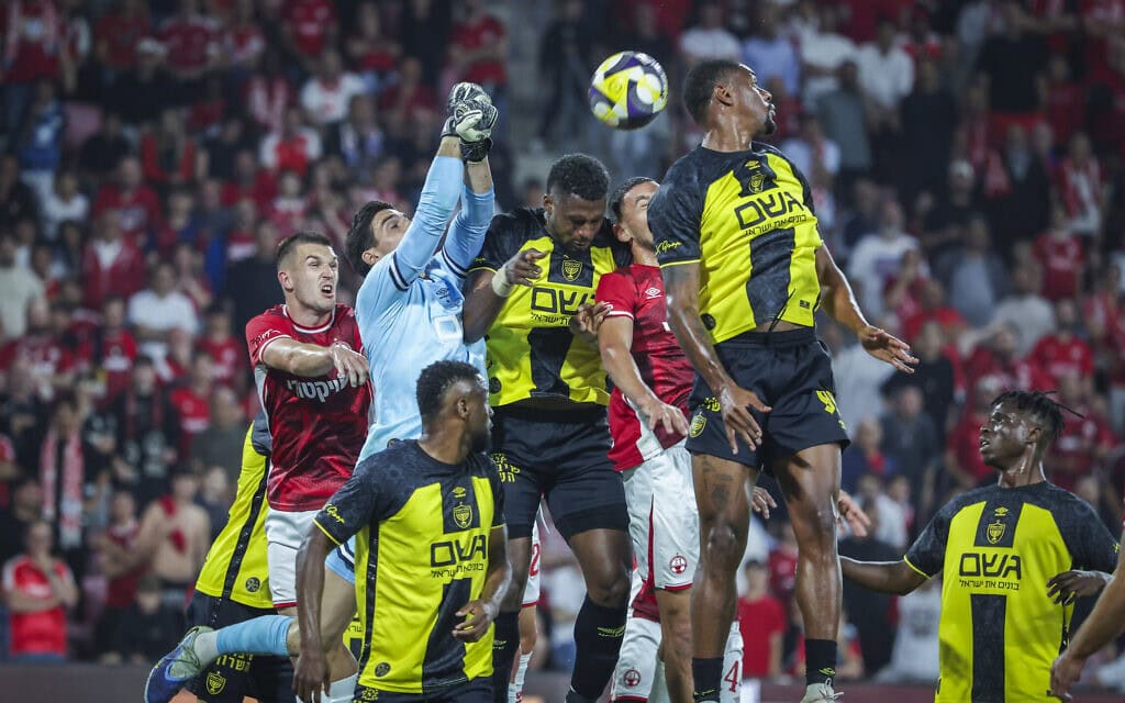 משחק הכדורגל בין בית"ר ירושלים והפועל באר שבע באצטדיון טרנר בבאר שבע, 25 באפריל 2026 (צילום: דני מרון/פלאש90)