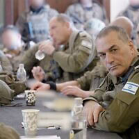 הרמטכ"ל אייל זמיר בא־טייבה שבדרום לבנון, 29 באפריל 2026 (צילום: צה"ל) הרמטכ"ל אייל זמיר בא־טייבה שבדרום לבנון, 29 באפריל 2026 (צילום: צה"ל)