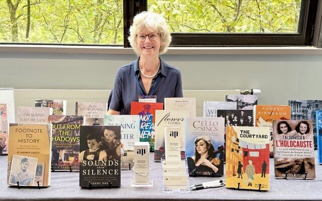 ליסבת הנק בכנס ניצולי שואה בפריז, צרפת, באוקטובר 2025