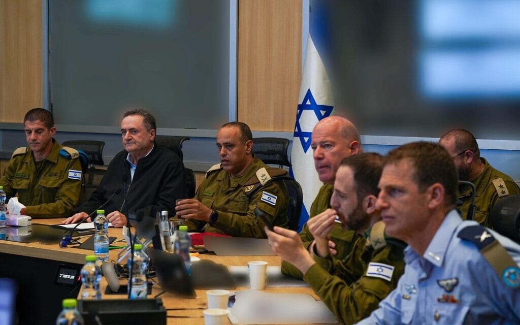 שר הביטחון ישראל כ"ץ בהערכת מצב בבור בקריה, 5 באפריל 2026 (צילום: אלעד מלכה, משרד הביטחון) שר הביטחון ישראל כ"ץ בהערכת מצב בבור בקריה, 5 באפריל 2026 (צילום: אלעד מלכה, משרד הביטחון)