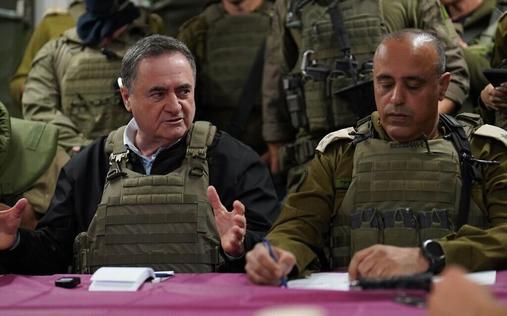 שר הביטחון ישראל כ"ץ וסגן הרמטכ"ל תמיר ידעי, 12 באפריל 2026 (צילום: אריאל חרמוני, משרד הביטחון) שר הביטחון ישראל כ"ץ וסגן הרמטכ"ל תמיר ידעי, 12 באפריל 2026 (צילום: אריאל חרמוני, משרד הביטחון)