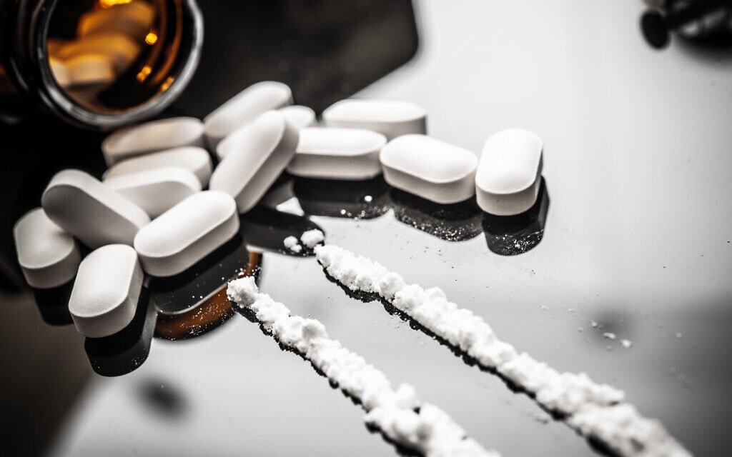 פנטניל ואופיאודים. אילוסטרציה (צילום: MoleQL/iStock) פנטניל ואופיאודים. אילוסטרציה (צילום: MoleQL/iStock)