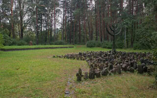 אנדרטת הזיכרון לשואה ברומבולה, ריגה, לטביה. 2024 (צילום: iStock / Maurizio Fabbroni) אנדרטת הזיכרון לשואה ברומבולה, ריגה, לטביה. 2024 (צילום: iStock / Maurizio Fabbroni)