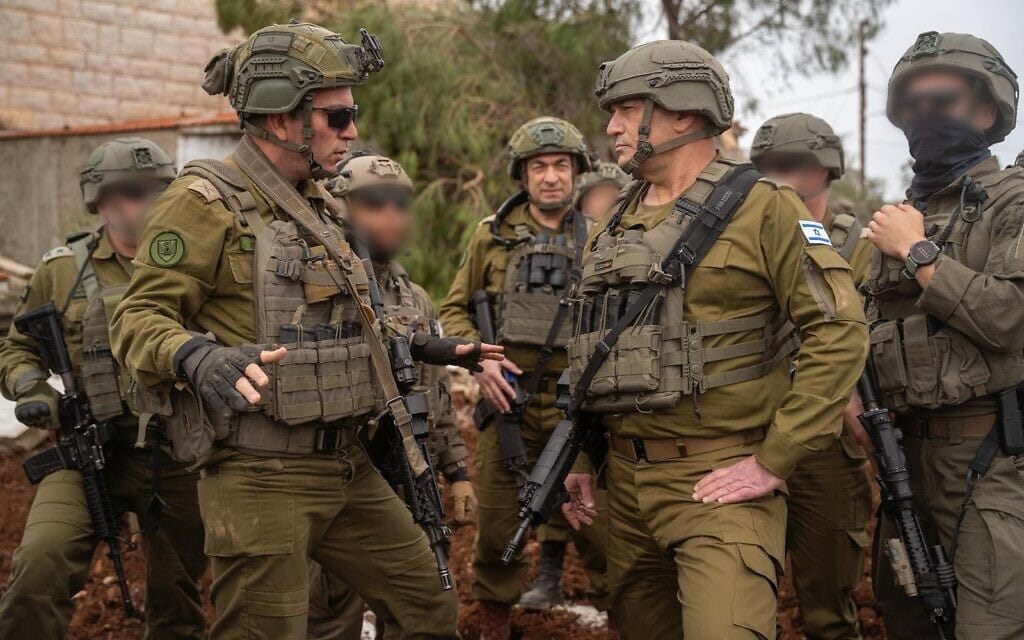 הרמטכ״ל אייל זמיר בסיור בדרום לבנון. 15 באפריל 2026 (צילום: דובר צה״ל ) הרמטכ״ל אייל זמיר בסיור בדרום לבנון. 15 באפריל 2026 (צילום: דובר צה״ל )